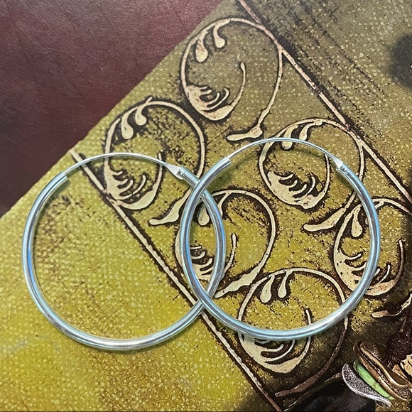 Silpada Flexible Hoop Sterling Silver Earrings - Picture 11 of 16